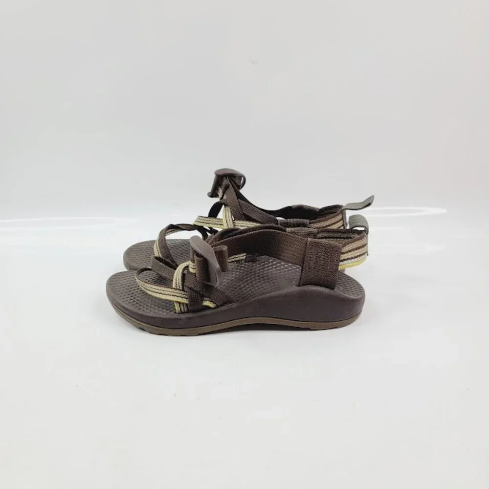 Chaco girl brown